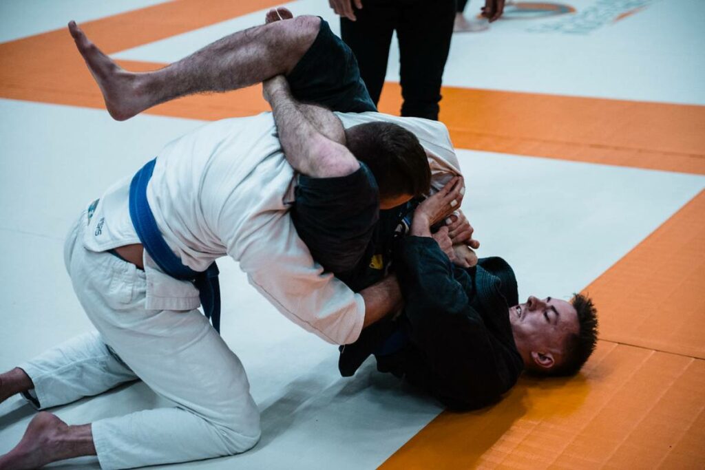 how to get your bjj blue belt faster. Blue belts competing in Gi